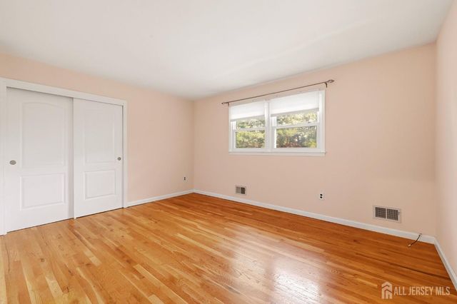 83 Hidden Lake Drive, North Brunswick, NJ 08902