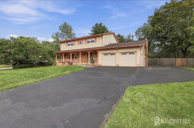 83 Hidden Lake Drive, North Brunswick, NJ 08902