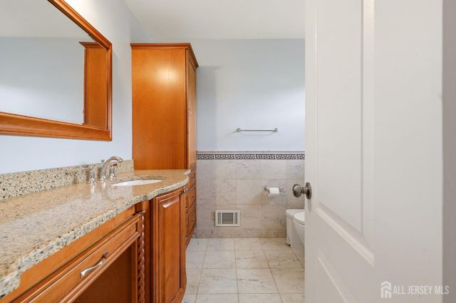 83 Hidden Lake Drive, North Brunswick, NJ 08902