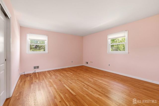 83 Hidden Lake Drive, North Brunswick, NJ 08902