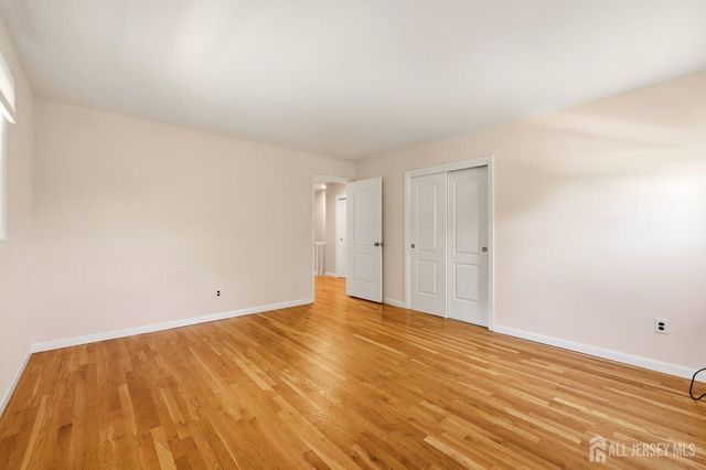 83 Hidden Lake Drive, North Brunswick, NJ 08902