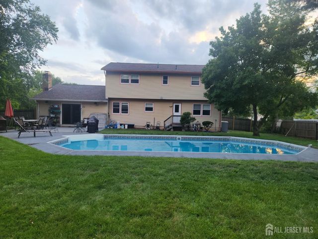 83 Hidden Lake Drive, North Brunswick, NJ 08902