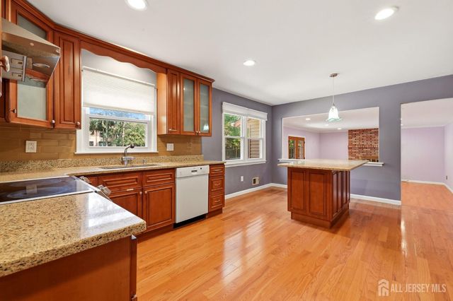 83 Hidden Lake Drive, North Brunswick, NJ 08902