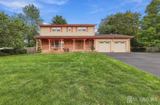 83 Hidden Lake Drive, North Brunswick, NJ 08902
