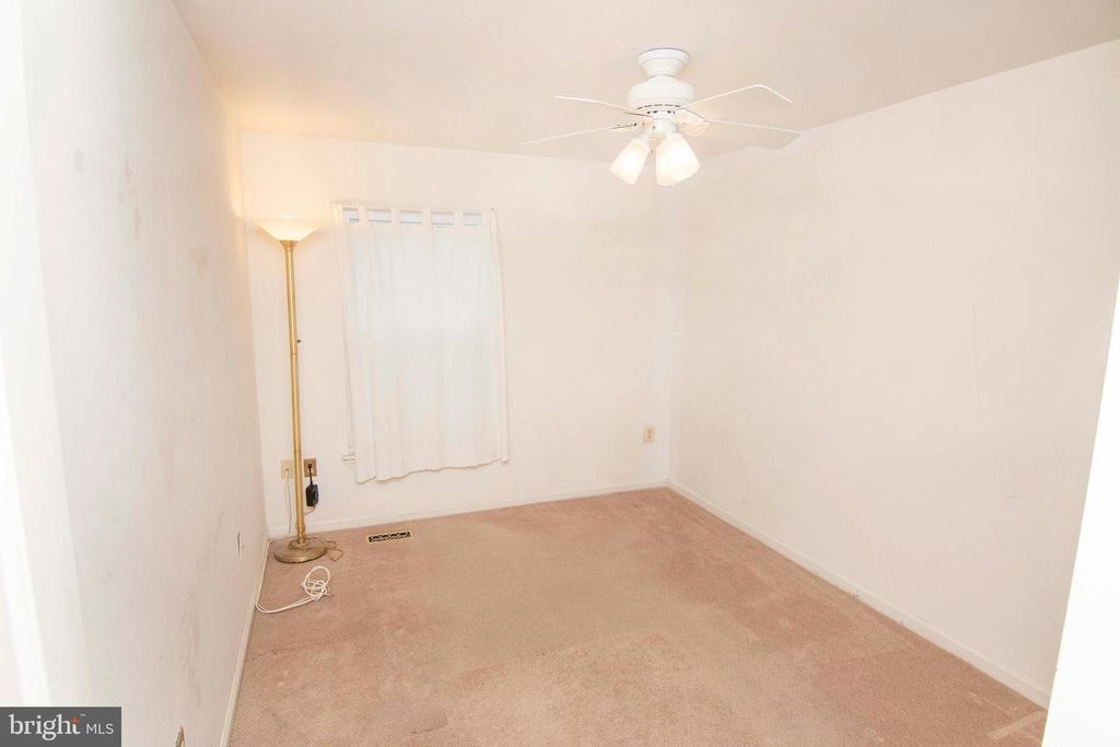 Image 13 of property listing at 46 ABBEY BRIDGE CT, Lutherville Timonium, MD 21093