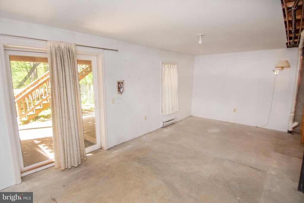 Image 14 of property listing at 46 ABBEY BRIDGE CT, Lutherville Timonium, MD 21093