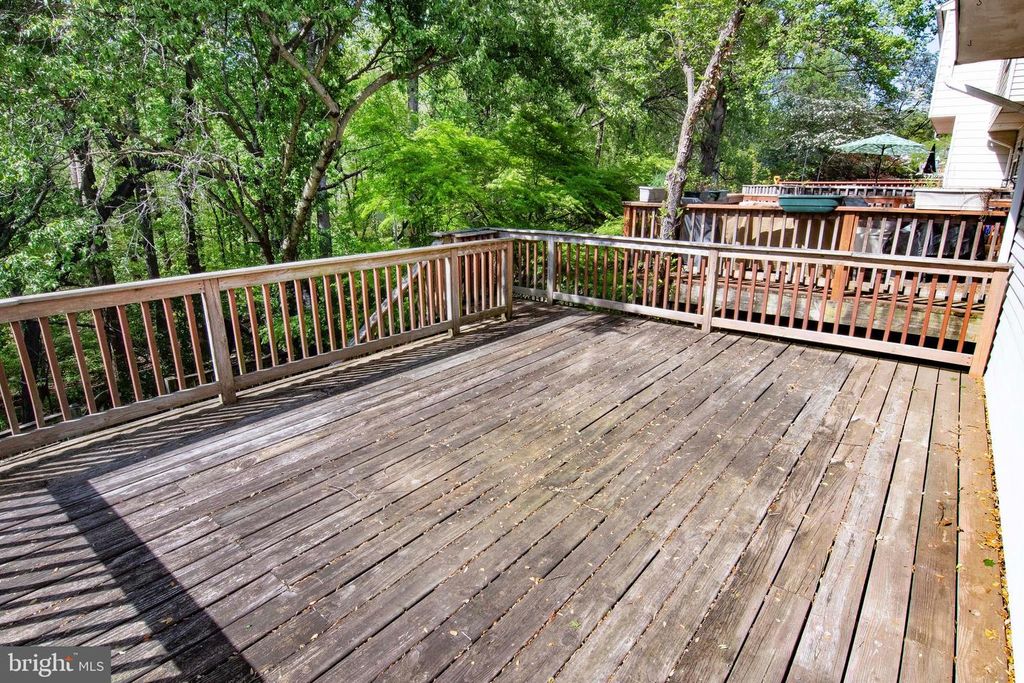 Image 17 of property listing at 46 ABBEY BRIDGE CT, Lutherville Timonium, MD 21093