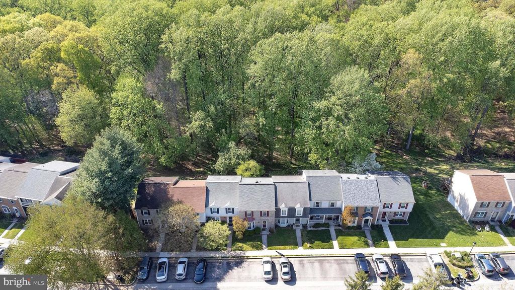 Image 20 of property listing at 46 ABBEY BRIDGE CT, Lutherville Timonium, MD 21093