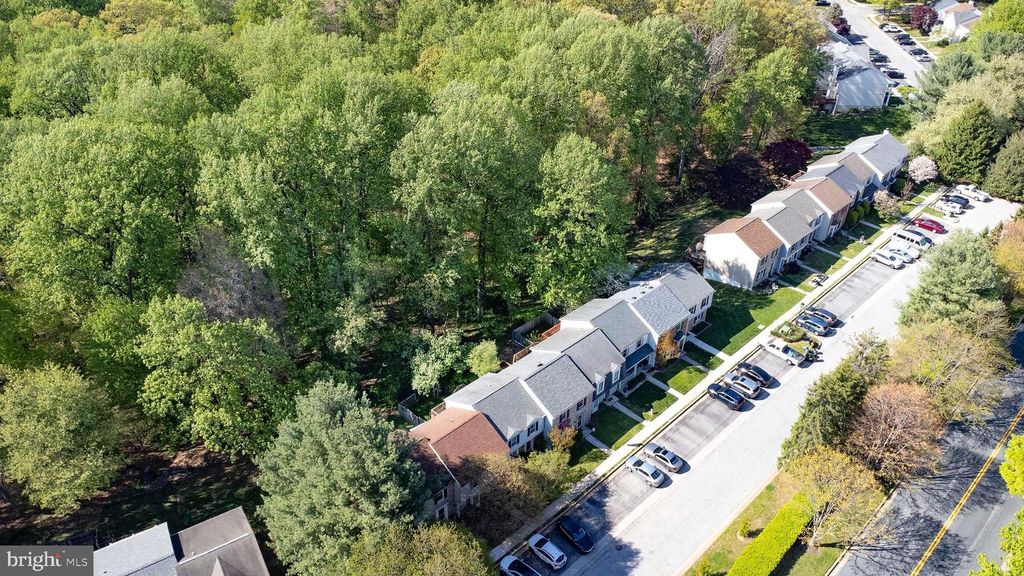 Image 21 of property listing at 46 ABBEY BRIDGE CT, Lutherville Timonium, MD 21093