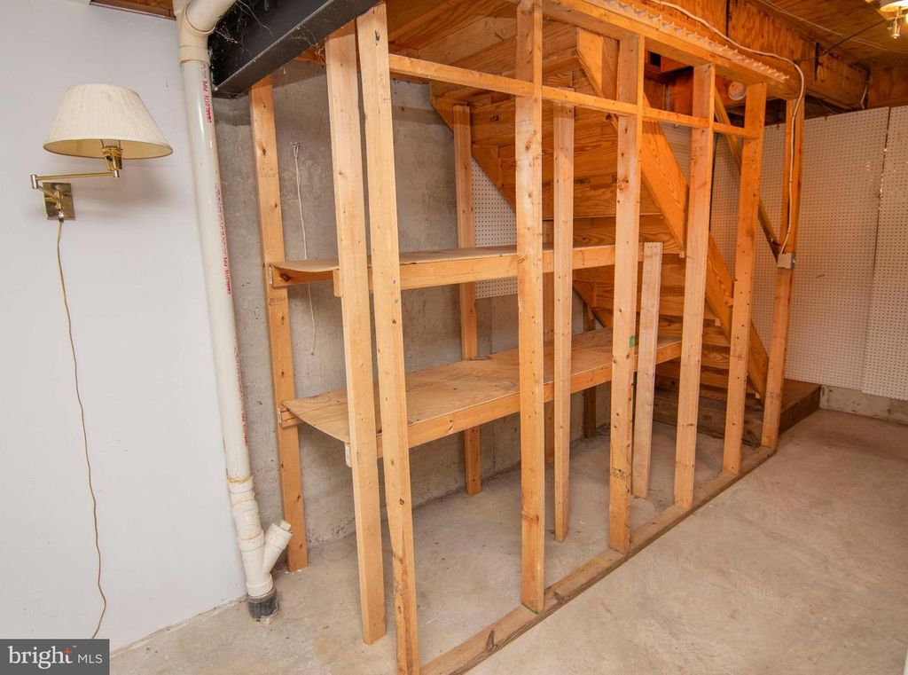 Image 22 of property listing at 46 ABBEY BRIDGE CT, Lutherville Timonium, MD 21093