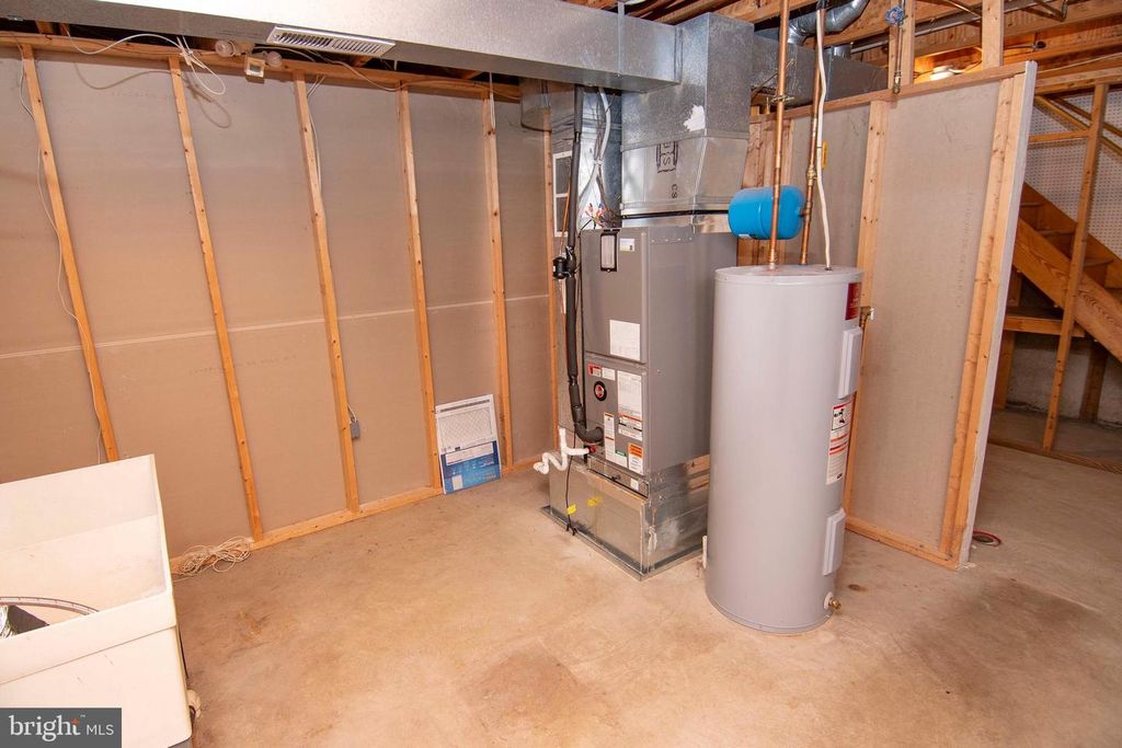 Image 23 of property listing at 46 ABBEY BRIDGE CT, Lutherville Timonium, MD 21093