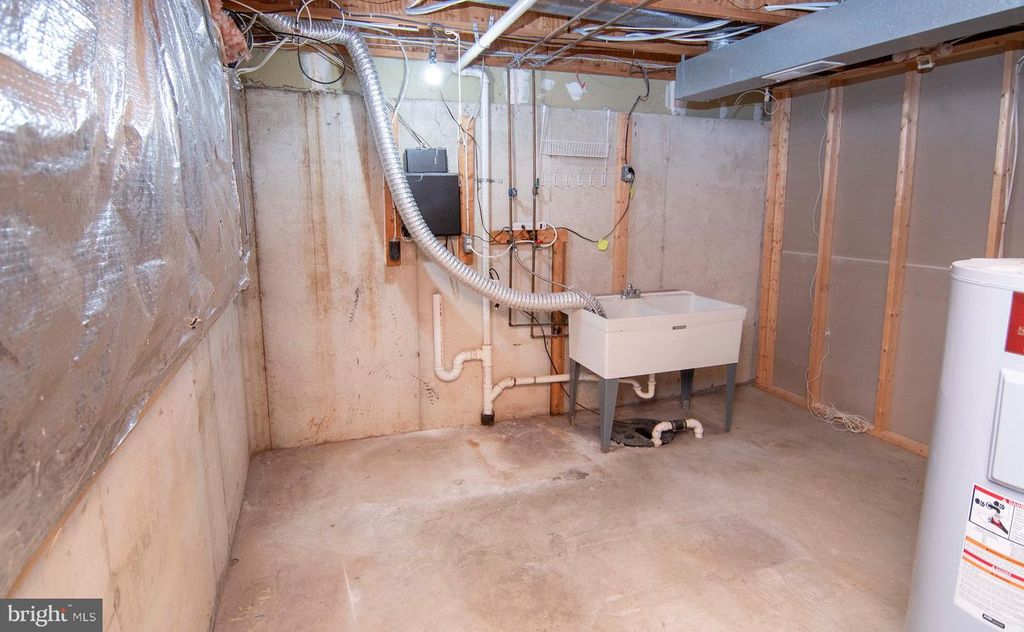 Image 25 of property listing at 46 ABBEY BRIDGE CT, Lutherville Timonium, MD 21093