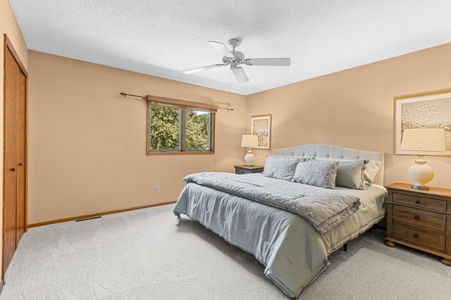 100 Puma Lane, Mahtomedi, MN 55115