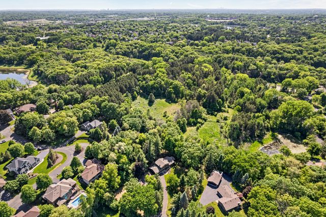 100 Puma Lane, Mahtomedi, MN 55115