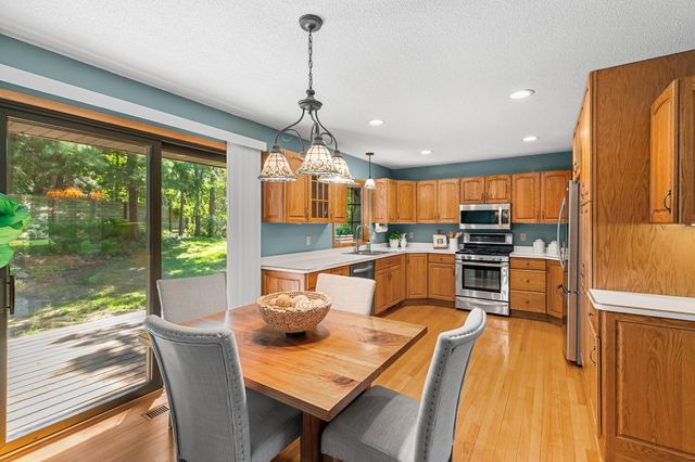 100 Puma Lane, Mahtomedi, MN 55115