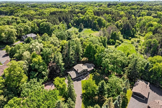 100 Puma Lane, Mahtomedi, MN 55115
