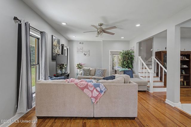 400 Salem Avenue, Holly Springs, MS 38635