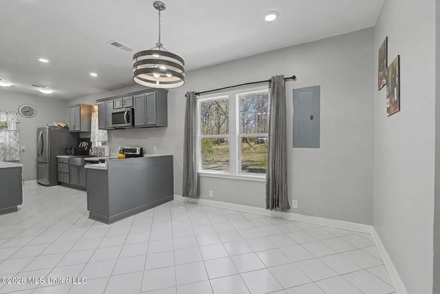 400 Salem Avenue, Holly Springs, MS 38635