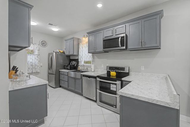 400 Salem Avenue, Holly Springs, MS 38635