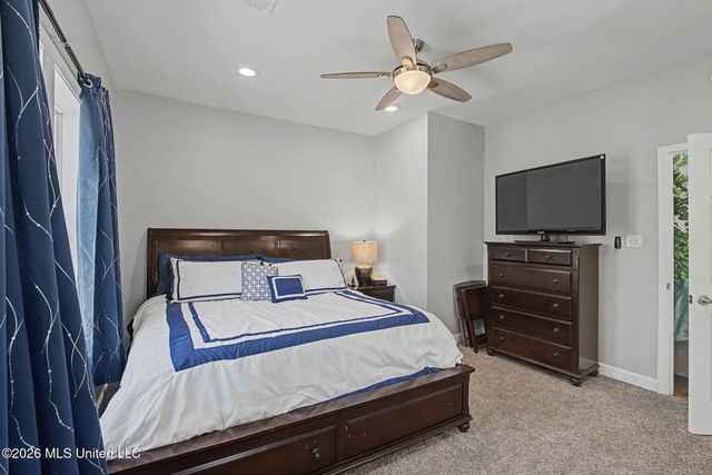 400 Salem Avenue, Holly Springs, MS 38635