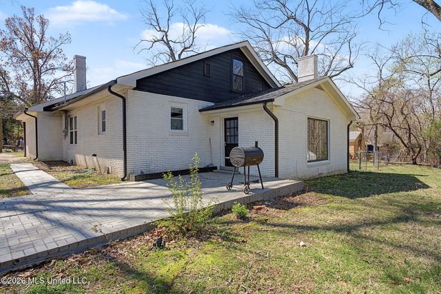 400 Salem Avenue, Holly Springs, MS 38635