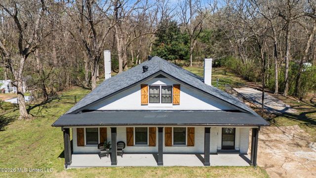 400 Salem Avenue, Holly Springs, MS 38635