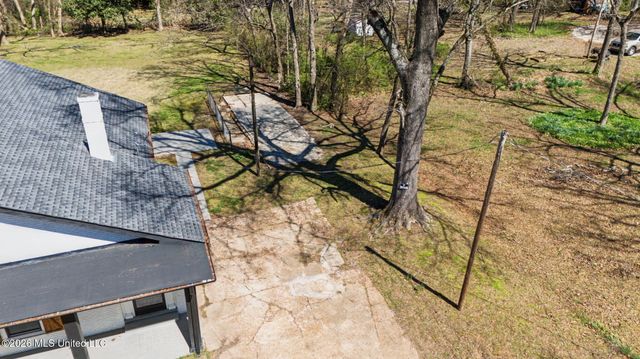 400 Salem Avenue, Holly Springs, MS 38635