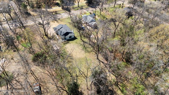 400 Salem Avenue, Holly Springs, MS 38635