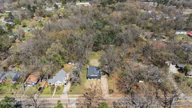 400 Salem Avenue, Holly Springs, MS 38635