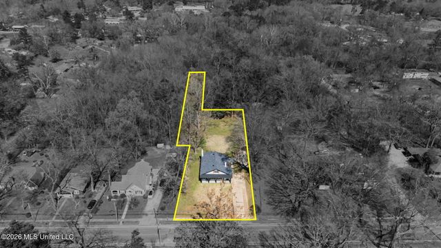 400 Salem Avenue, Holly Springs, MS 38635