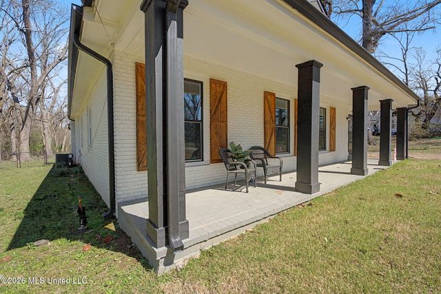 400 Salem Avenue, Holly Springs, MS 38635