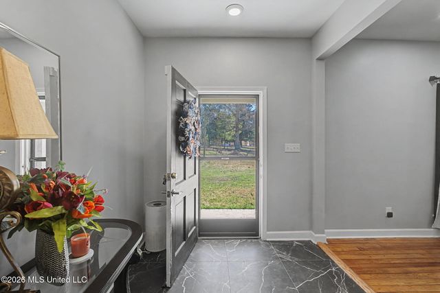 400 Salem Avenue, Holly Springs, MS 38635