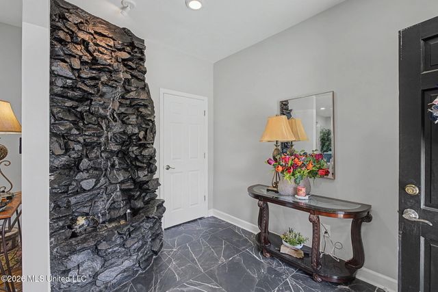 400 Salem Avenue, Holly Springs, MS 38635