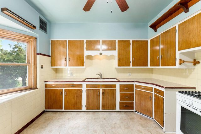 3676 S 1st STREET, Milwaukee, WI 53207