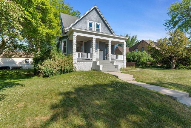 3676 S 1st STREET, Milwaukee, WI 53207
