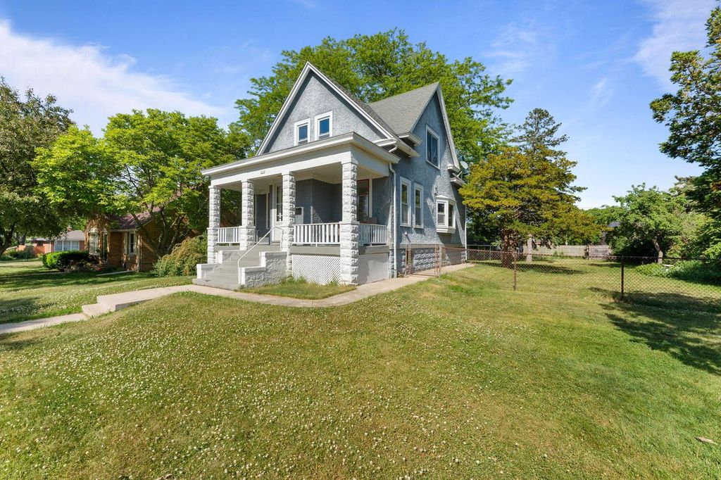 3676 S 1st STREET, Milwaukee, WI 53207