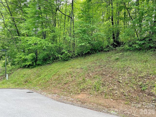 186 Aldersgate Road, Waynesville, NC 28786