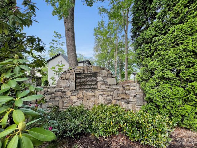 186 Aldersgate Road, Waynesville, NC 28786