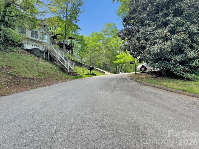 186 Aldersgate Road, Waynesville, NC 28786