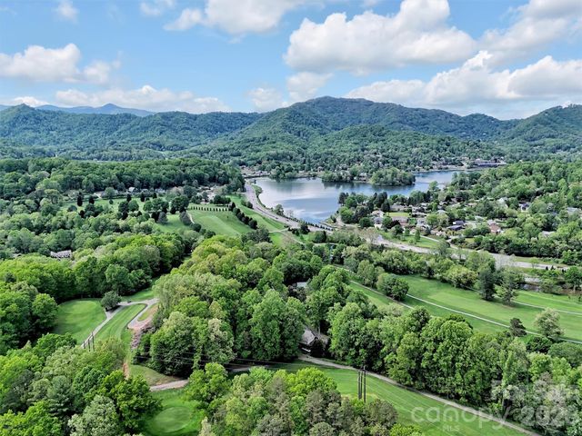 186 Aldersgate Road, Waynesville, NC 28786