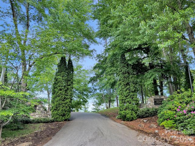 186 Aldersgate Road, Waynesville, NC 28786