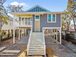 103 NE 54th Street, Oak Island, NC 28465