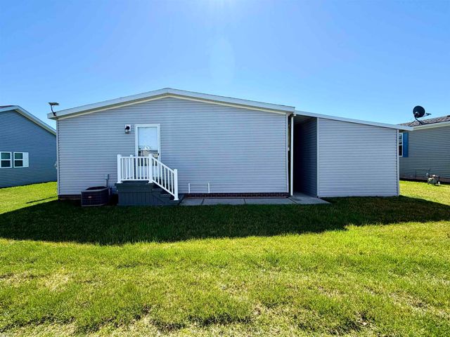 37151 Millstone Trail, New Haven, MI 48048