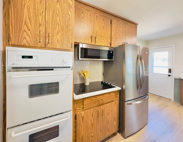 5611 6th Street NE, Fridley, MN 55432