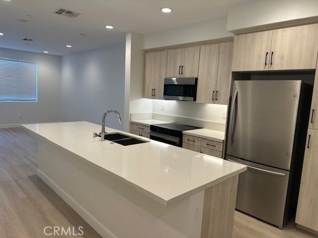 828 S Harbor, Santa Ana, CA 92704