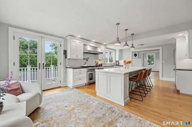 1074 Sturges Highway, Fairfield, CT 06824