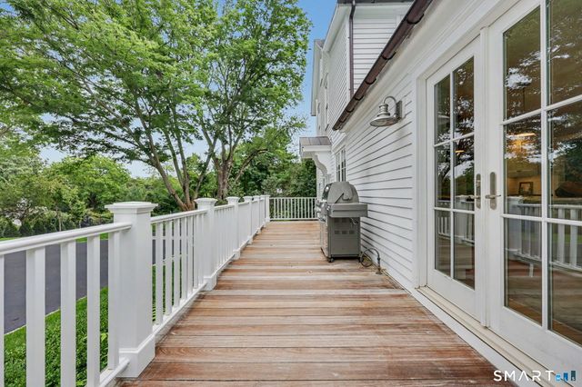 1074 Sturges Highway, Fairfield, CT 06824