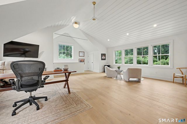 1074 Sturges Highway, Fairfield, CT 06824