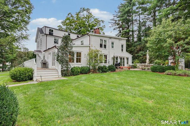 1074 Sturges Highway, Fairfield, CT 06824