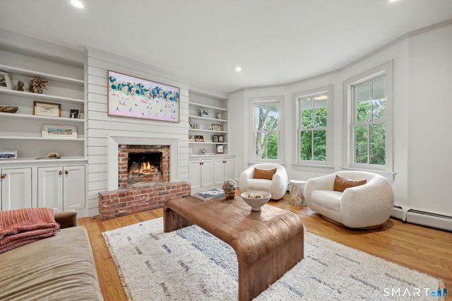 1074 Sturges Highway, Fairfield, CT 06824